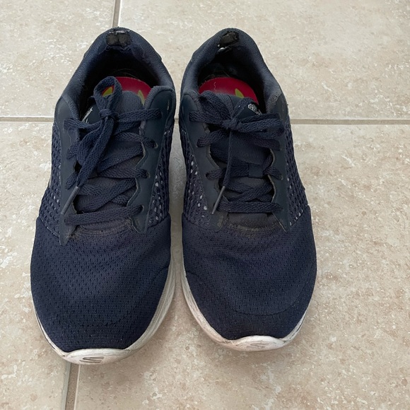 Last Chance! Skechers Go Walk 4 Sneakers - Picture 2 of 5
